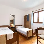 House 975 Fažana
